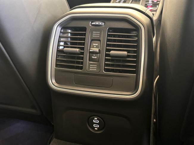 PORSCHE Macan Photo 48