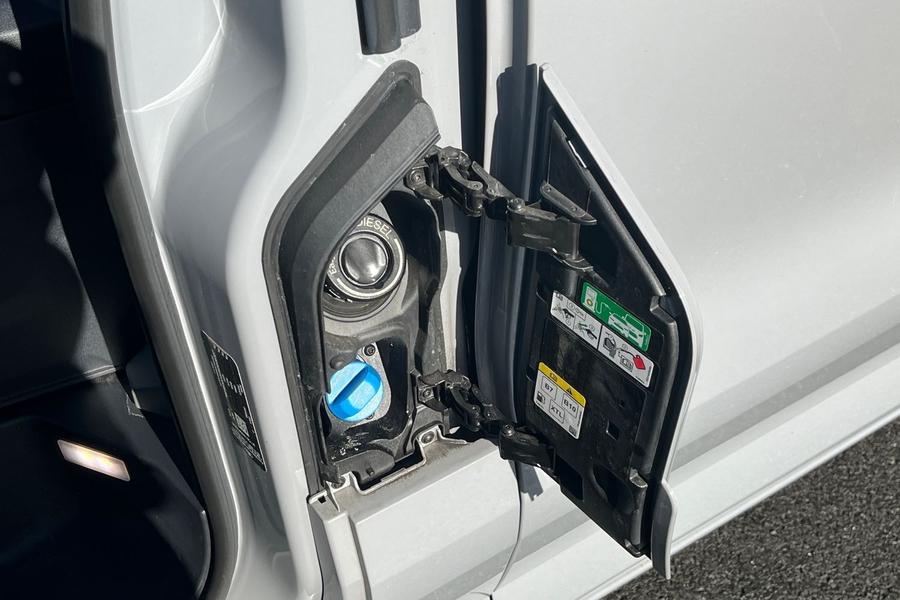 Ford TRANSIT CUSTOM Photo autoimg-fa81b8868f92dfec062d588ebb62abd0e8161e9d.jpg