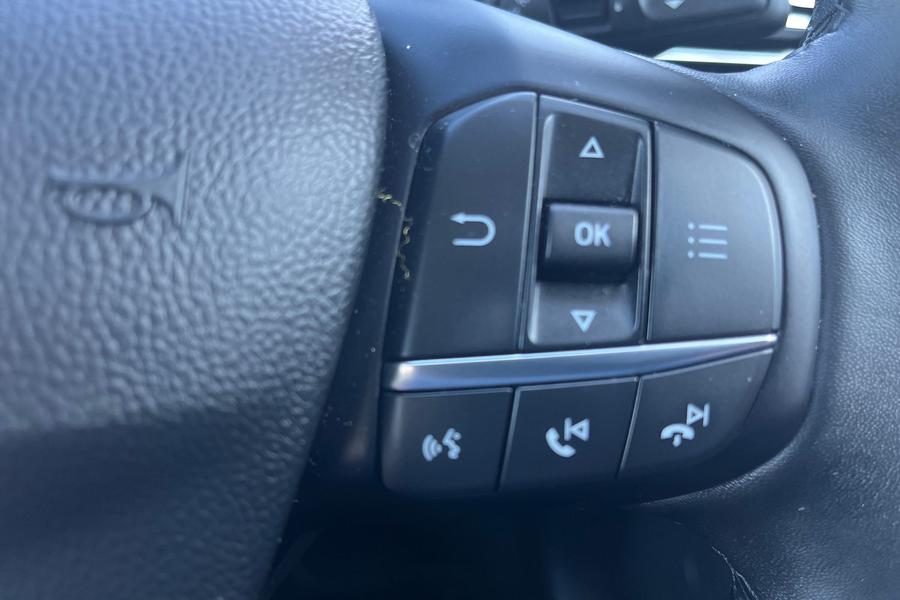Ford FOCUS Photo autoimg-fa824c75a2e538383aef685bd9f447f681cd300a.jpg