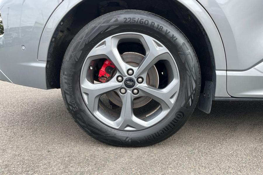 Ford KUGA Photo autoimg-fa8303b14ec198a5e6385d4e2d20489aa2ab9161.jpg