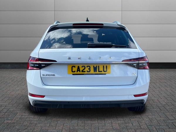 Skoda Superb Photo autoimg-fa8377c0ccb244046bed121d6f328dc6351facf4.jpg