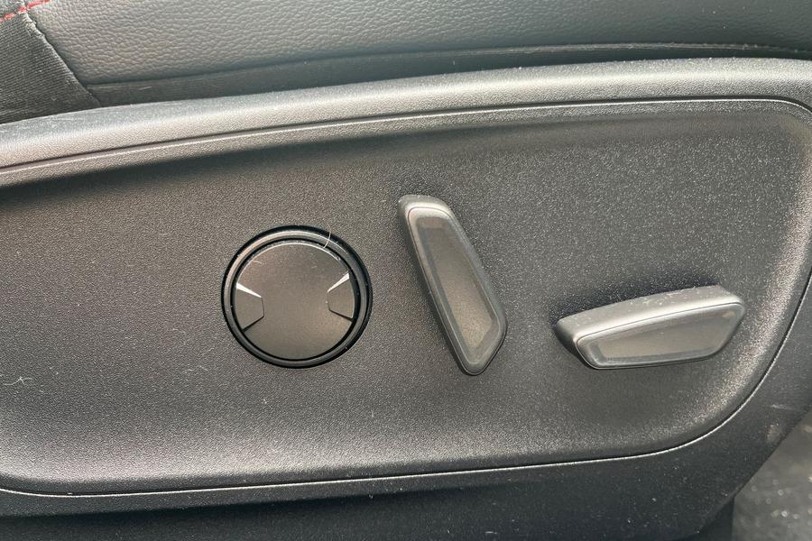 Ford KUGA Photo autoimg-fa8635f8a5c079337e888ef32f56500d897369ea.jpg