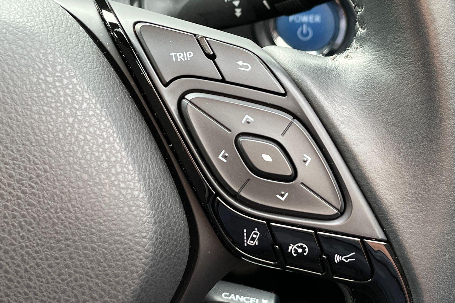 Toyota C-HR Photo 36