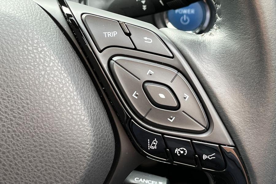 Toyota C-HR Photo autoimg-fa8716a6e8fe3f0f9201a51dc42fe084b6d0d6b2.jpg