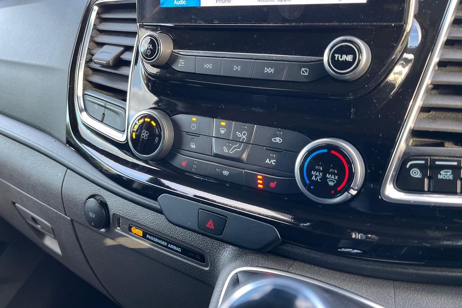 Ford TRANSIT CUSTOM Photo autoimg-fa87727779f059202c706d6b6547fa78ae085dfa.jpg