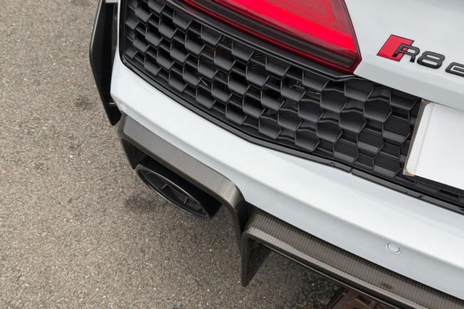 AUDI R8 Photo 21