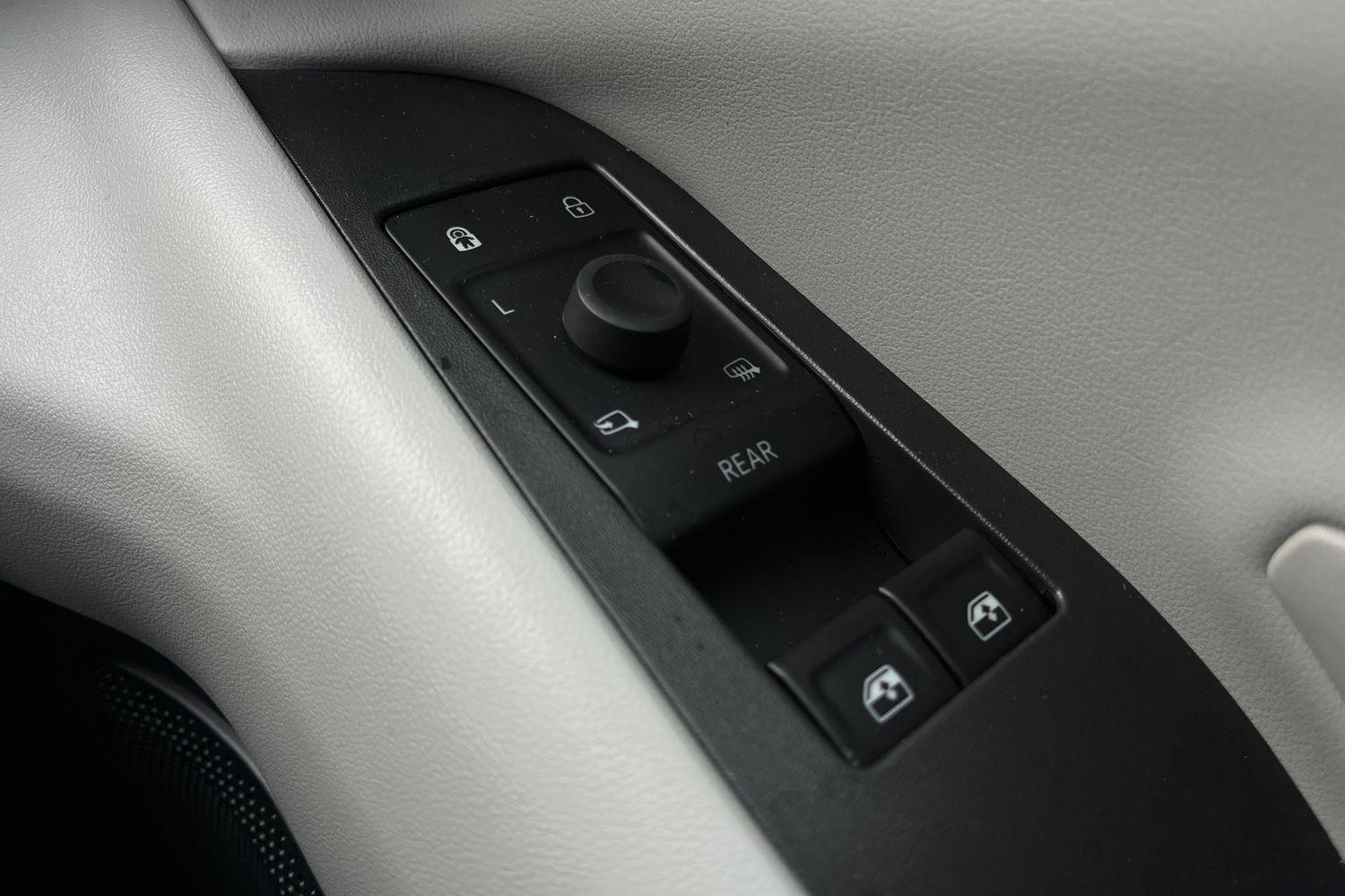 Ford Explorer Photo 15