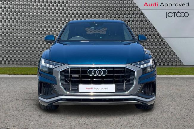 AUDI Q8 Photo 8