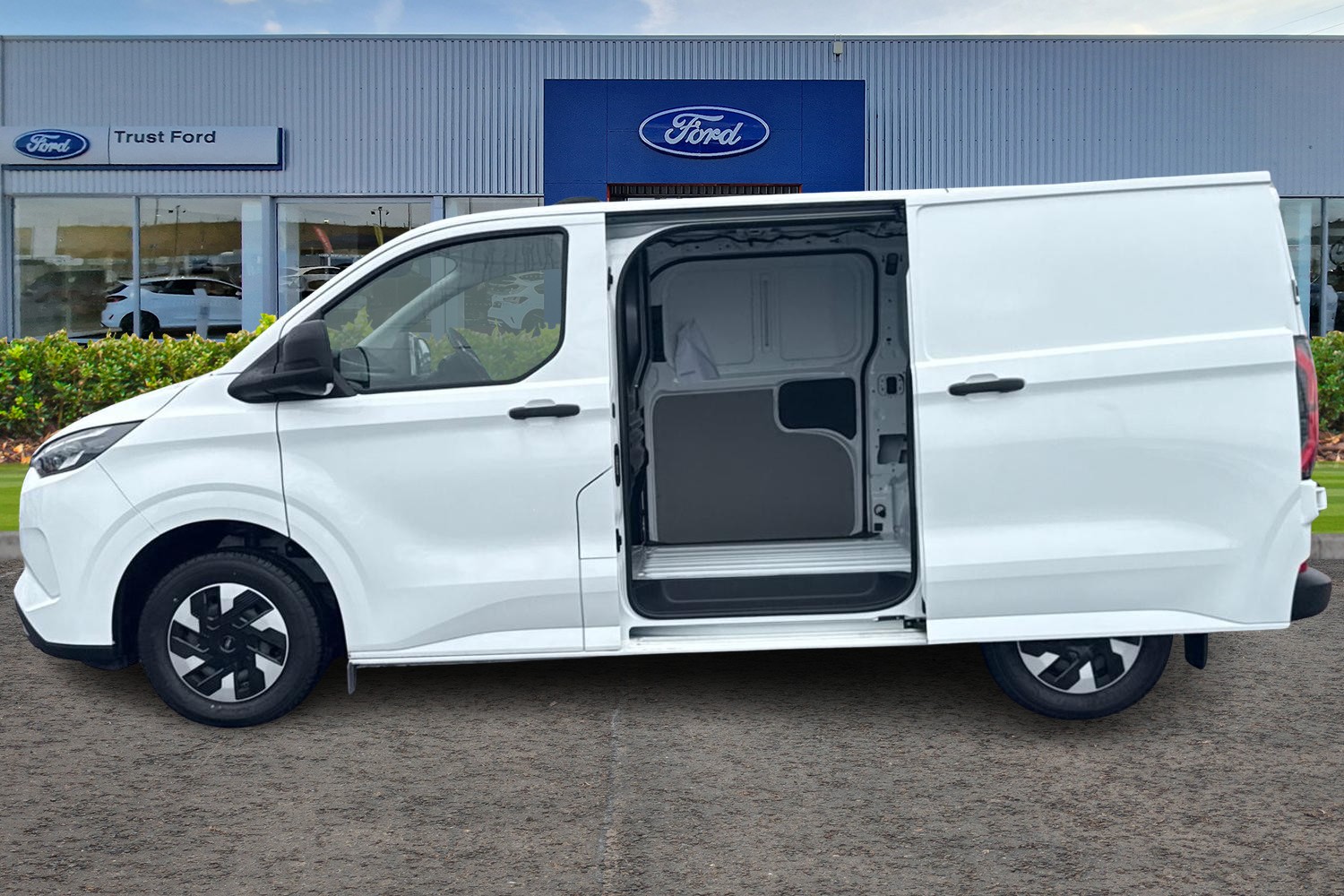 Ford E-TRANSIT CUSTOM Photo 4