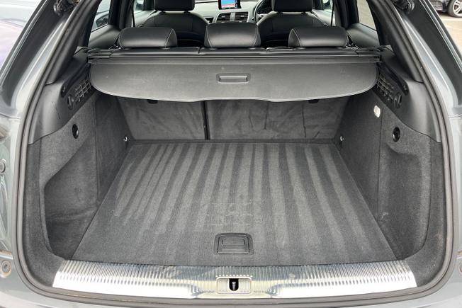 AUDI Q3 Photo 12