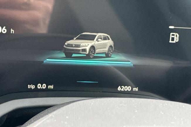 VOLKSWAGEN Touareg Photo 15