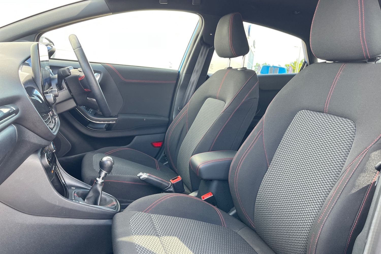 Ford PUMA Photo 18