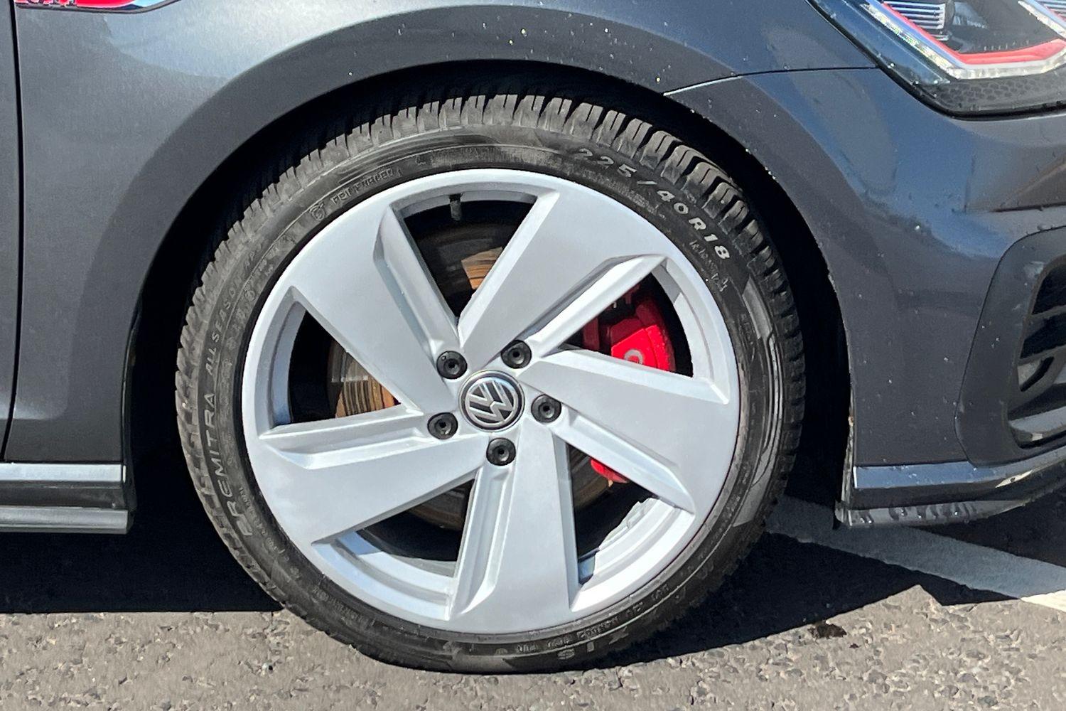 Volkswagen GOLF Photo 7