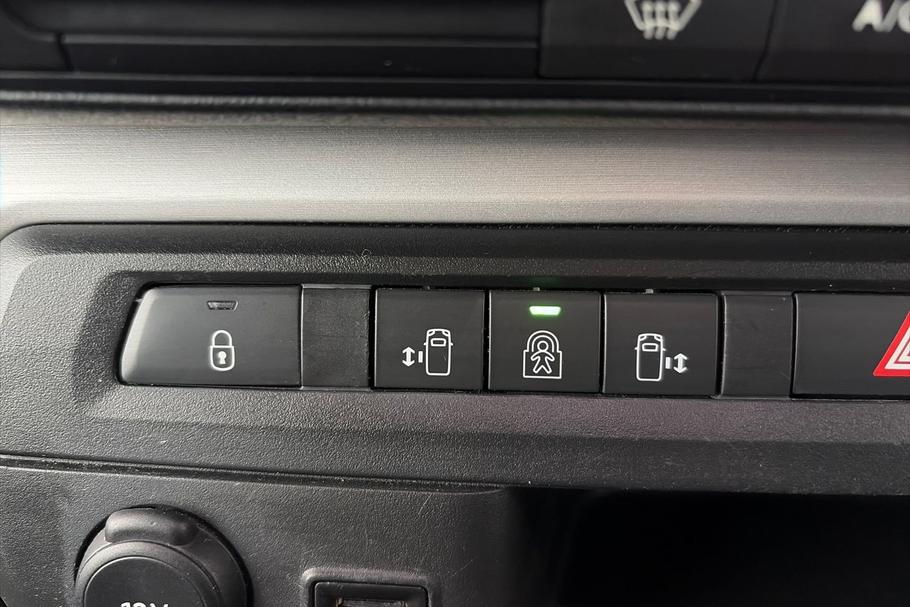Used Vauxhall Vivaro FL22PCU 18