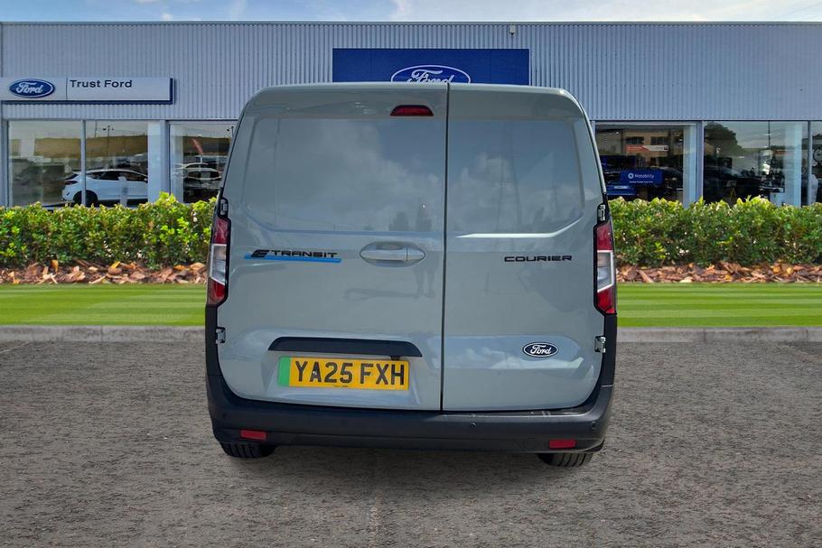 Used Ford E-TRANSIT COURIER YA25FXH 13