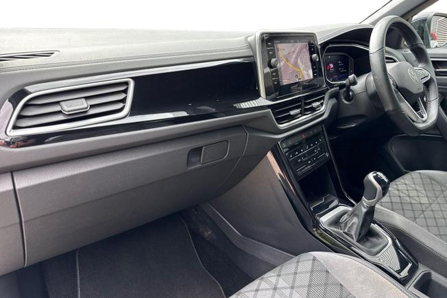 VOLKSWAGEN T-Roc Photo 2