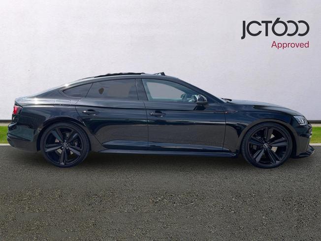 AUDI RS5 Photo 4