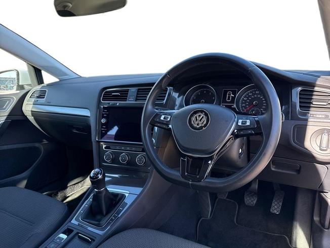 VOLKSWAGEN Golf Photo 6