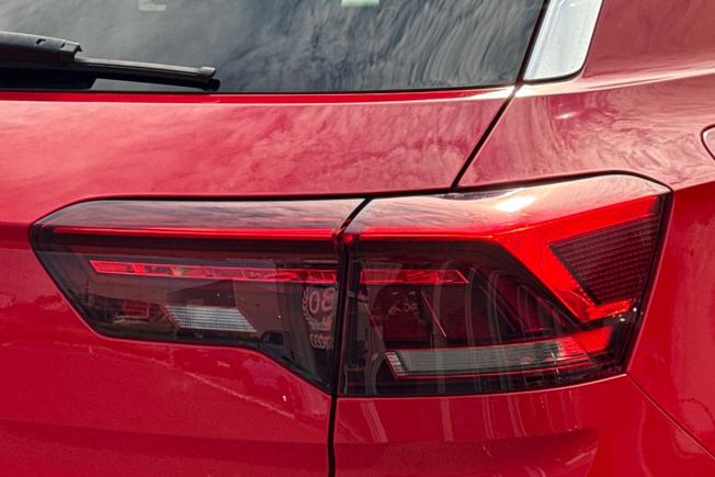 VOLKSWAGEN T-Roc Photo 18