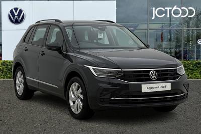2022 VOLKSWAGEN Tiguan 2.0 TDI Life SUV 5dr Diesel DSG Euro 6 (s/s) (150 ps) at JCT600