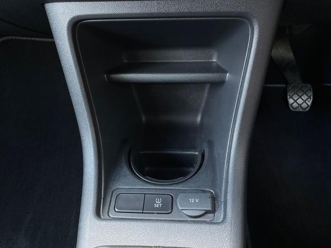 VOLKSWAGEN UP Photo 41