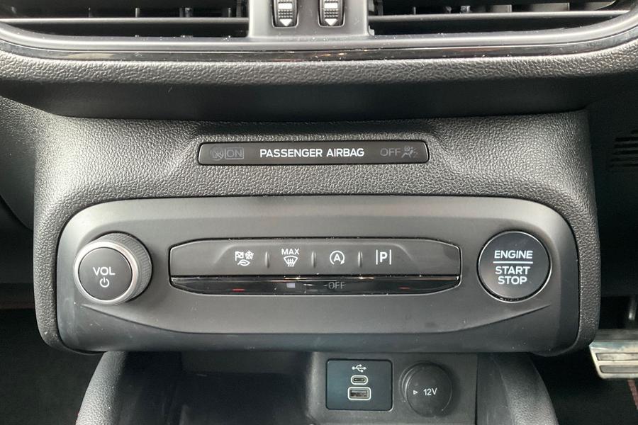 Ford FOCUS Photo autoimg-fab768dfdfdd841a0ec5eb9037a91e87eae78b3e.jpg