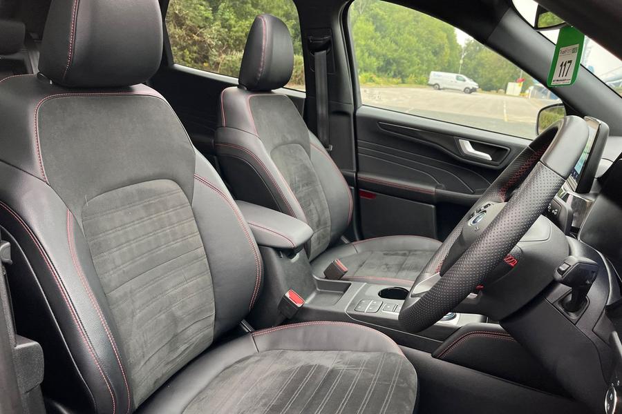 Ford Kuga Photo autoimg-fab90b0f2782eb6bbd2f9de697e13553b2298df7.jpg