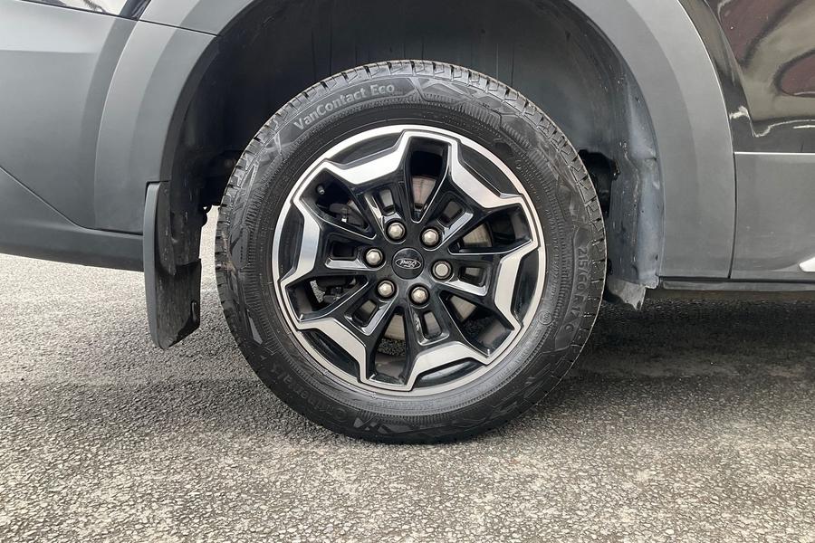 Ford Tourneo Custom Photo autoimg-fac5e953669c82ec2a458aa3b69c5eeeaa542240.jpg