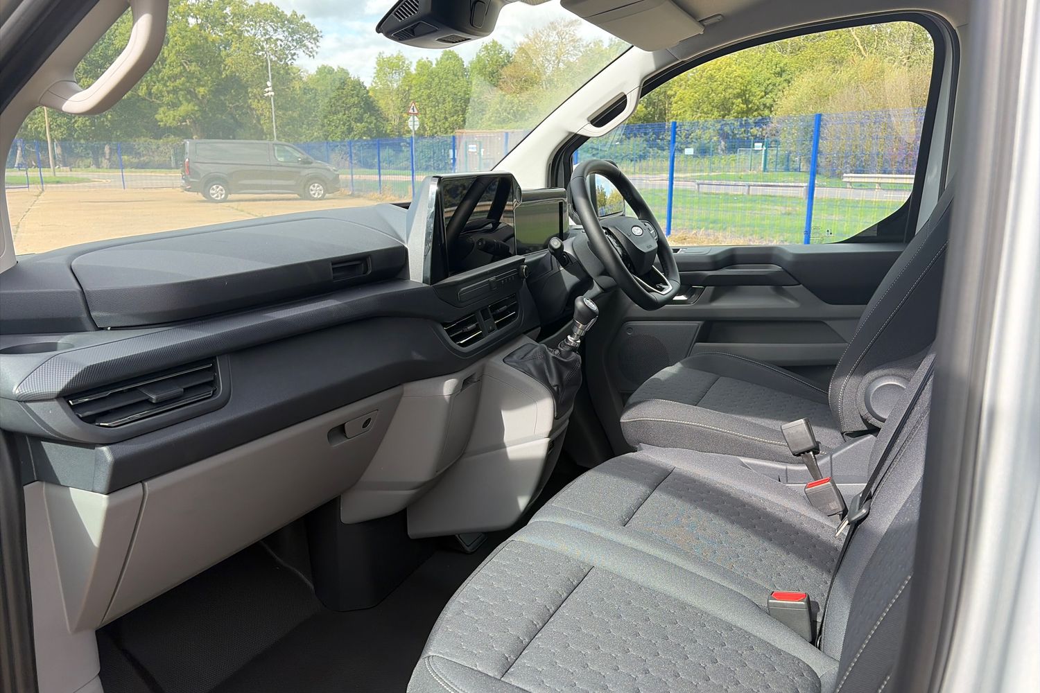 Ford TRANSIT CUSTOM Photo 2