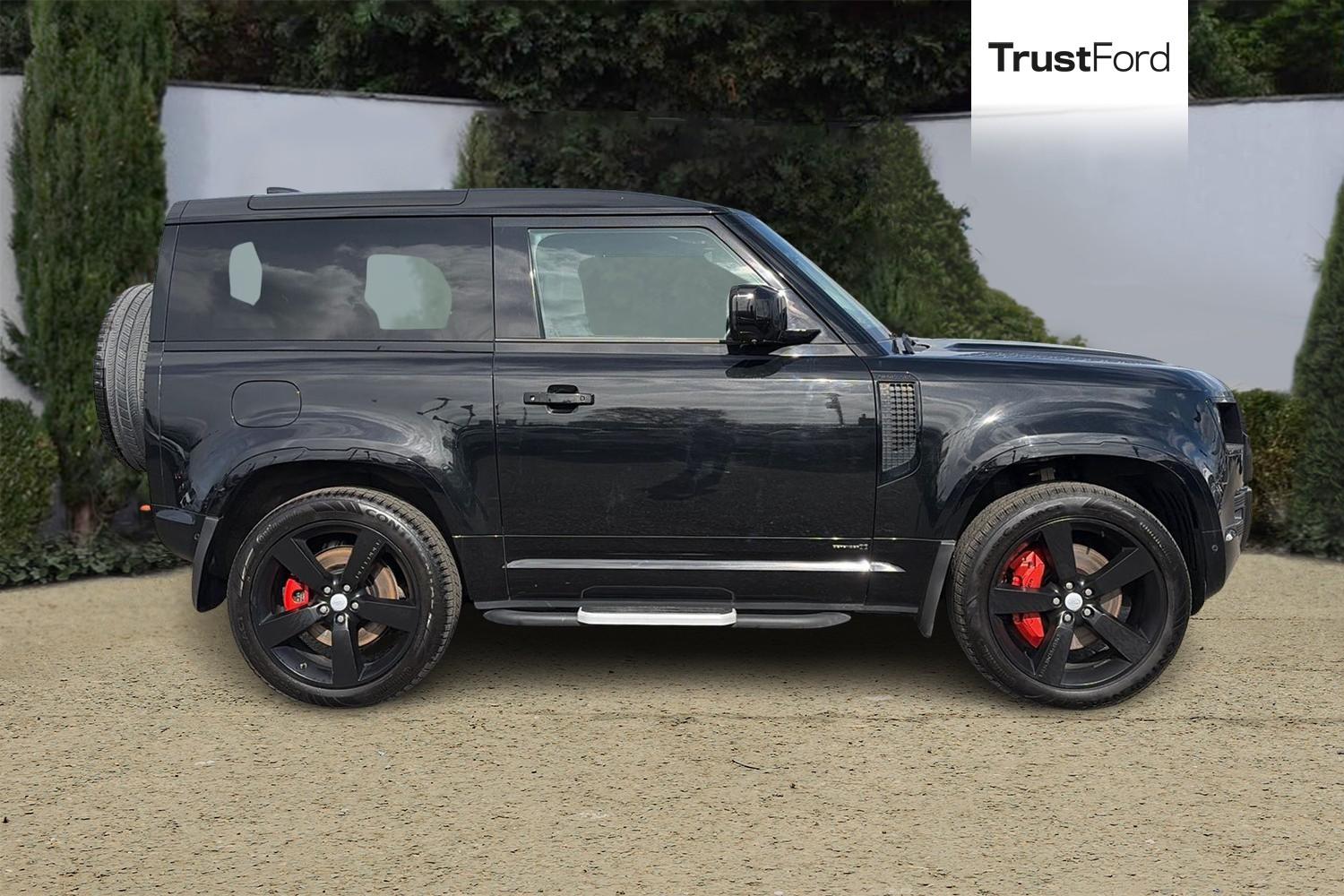Land Rover Defender 90 Photo 2