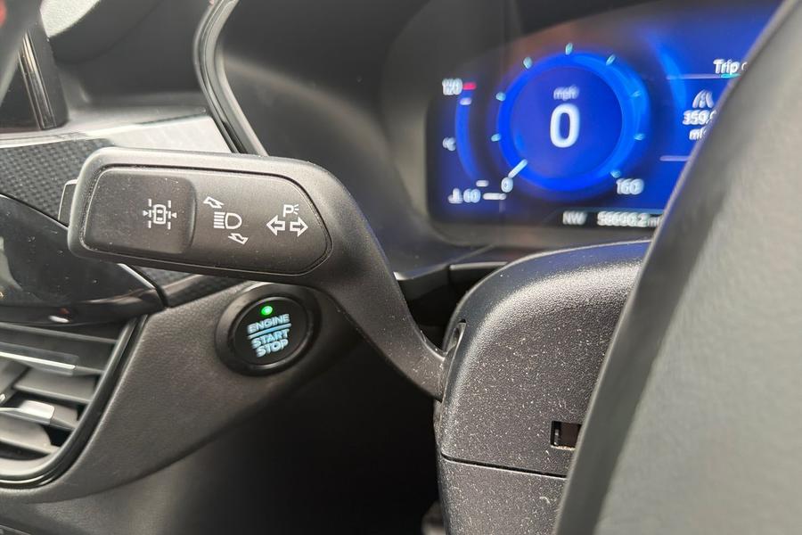 Ford KUGA Photo autoimg-fac88d28b83ffa451689c4c83e5d17cc56c74d34.jpg