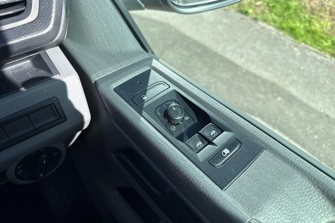 VOLKSWAGEN Transporter Photo 36