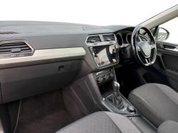 VOLKSWAGEN Tiguan Photo 2