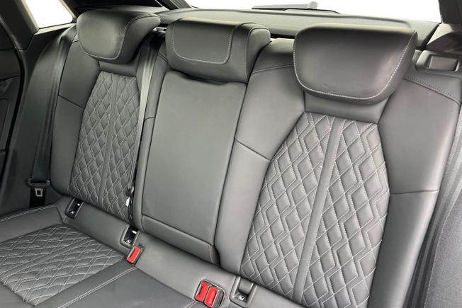 AUDI S3 Photo 9