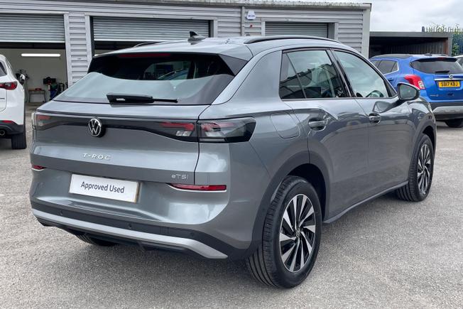 VOLKSWAGEN T-Roc Photo 39