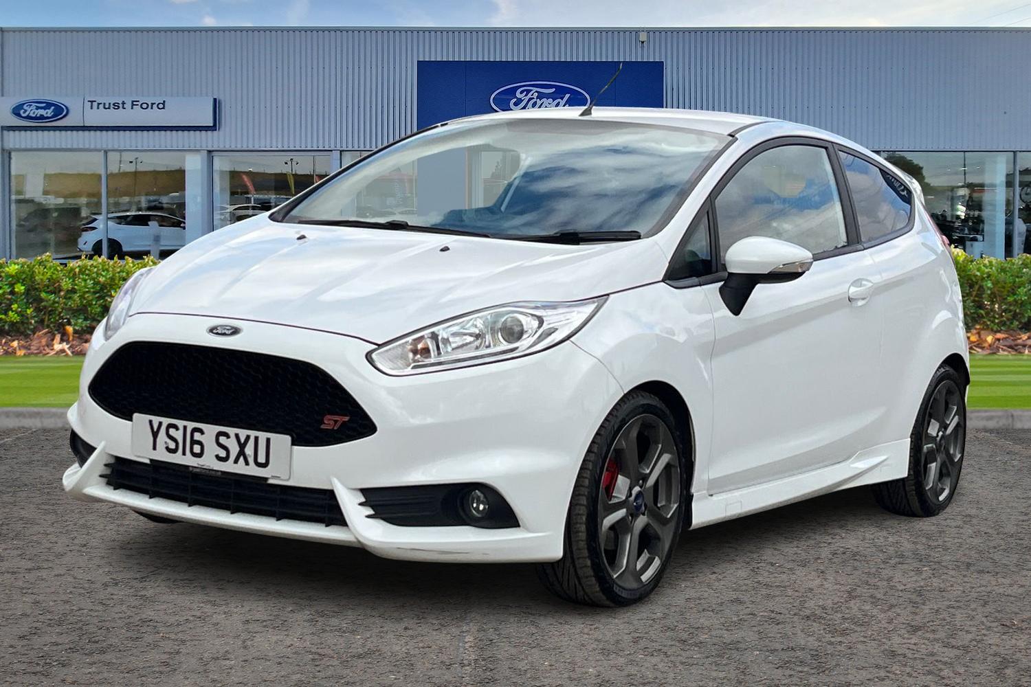 Ford FIESTA Photo 4