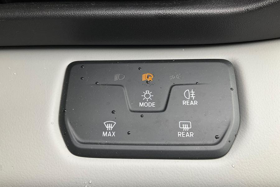 Ford Explorer Photo autoimg-fad058f39a2631e4987c1e7a50bcb0e568bd28c0.jpg