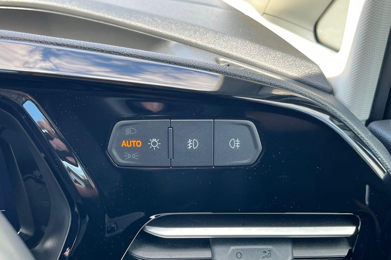 Ford TRANSIT CONNECT Photo 17