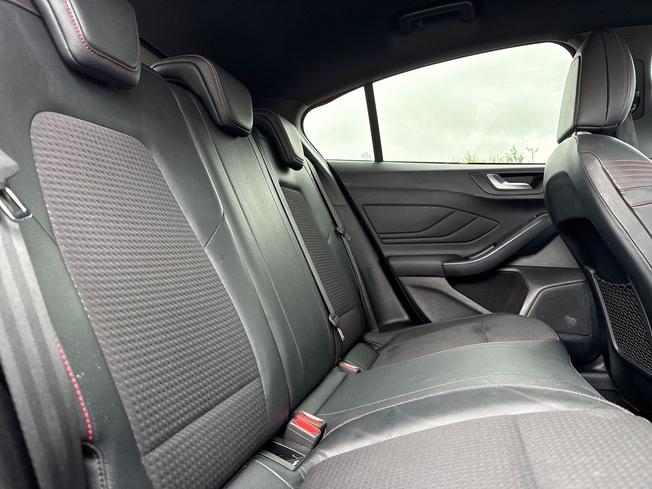 FORD Focus Photo 24