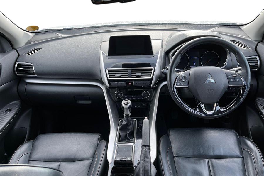 Mitsubishi ECLIPSE CROSS Photo autoimg-fadb68bc0abcc89f238b03f4a3e79c59478f2908.jpg