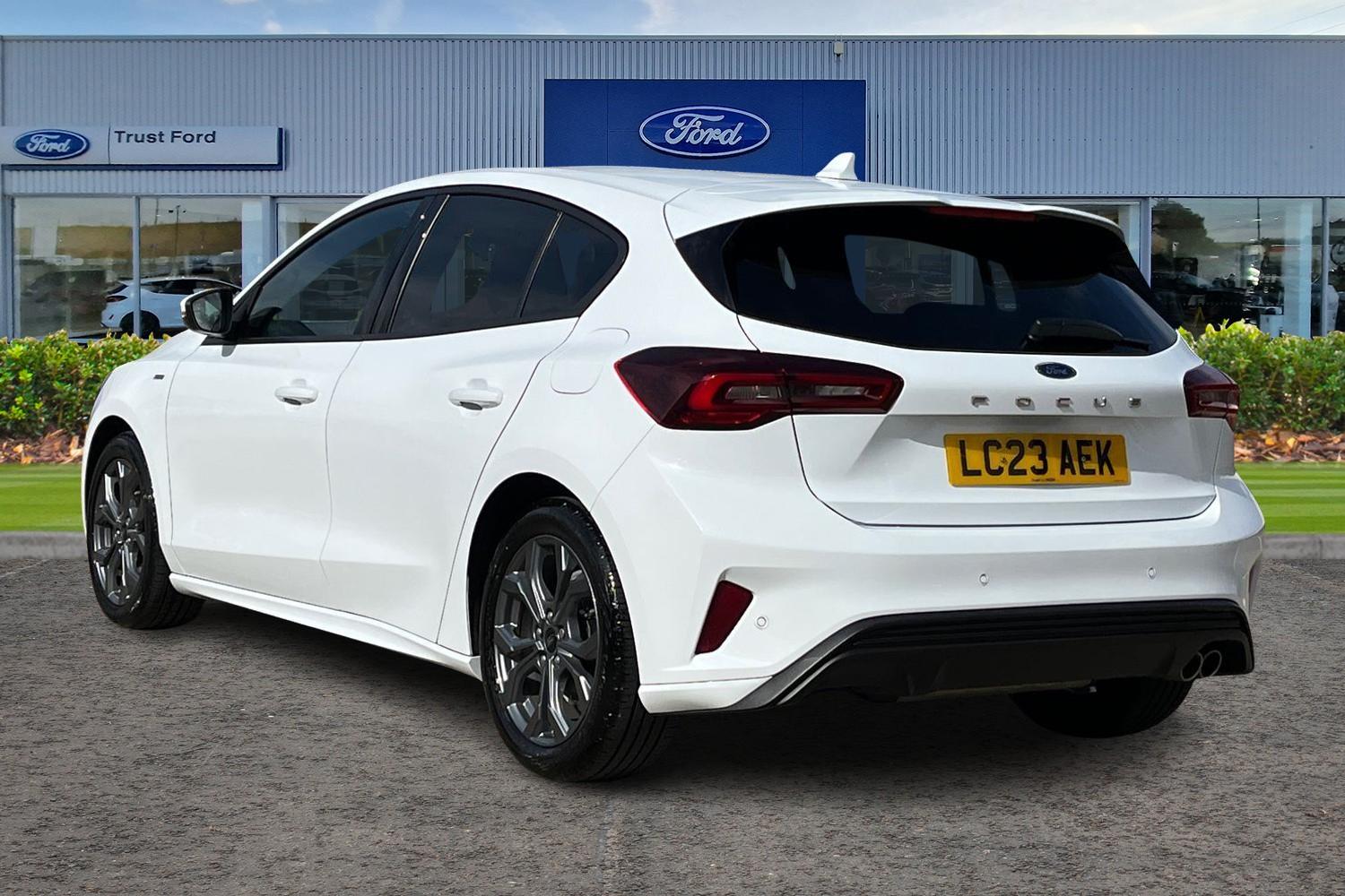 Ford Focus Photo 1