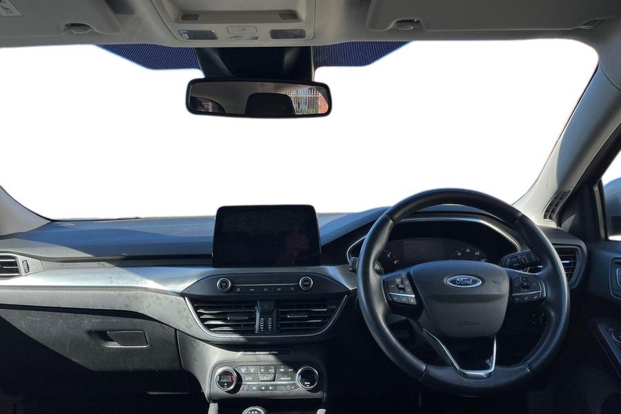 Ford FOCUS Photo autoimg-fade8b69e0132899ee9ee9514abe10767ab39c6f.jpg