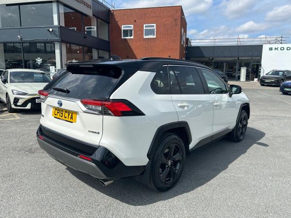 Toyota RAV4 Photo autoimg-fade98e7f1dce141066a752ae78dbbc678adda9a.jpg