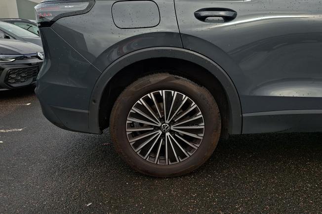 VOLKSWAGEN Tiguan Photo 5
