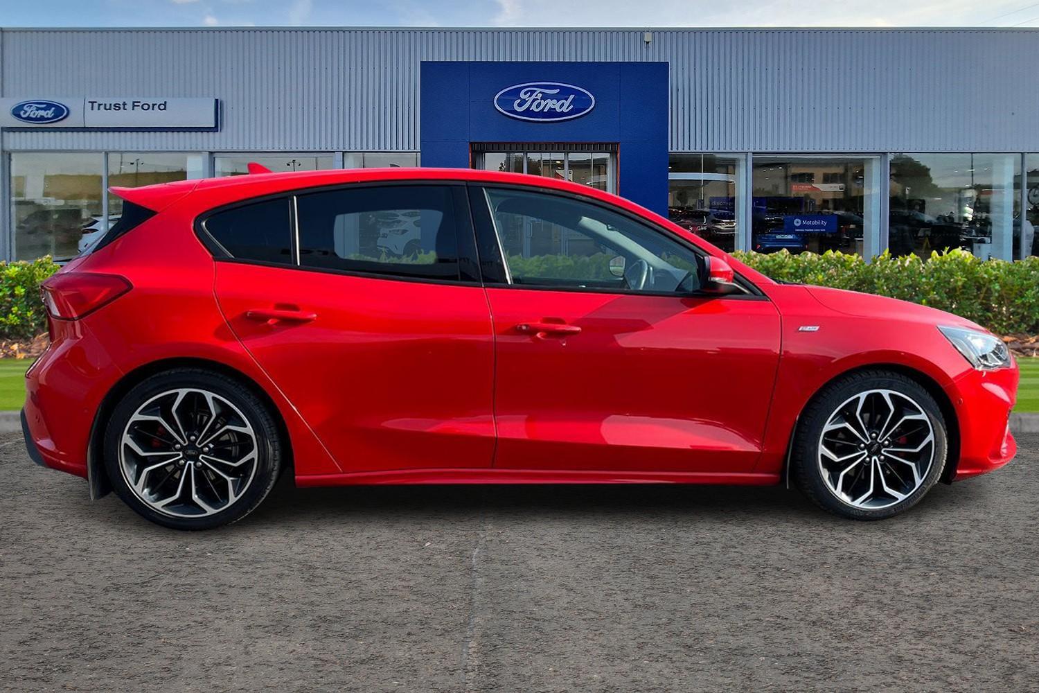 Ford FOCUS Photo 2