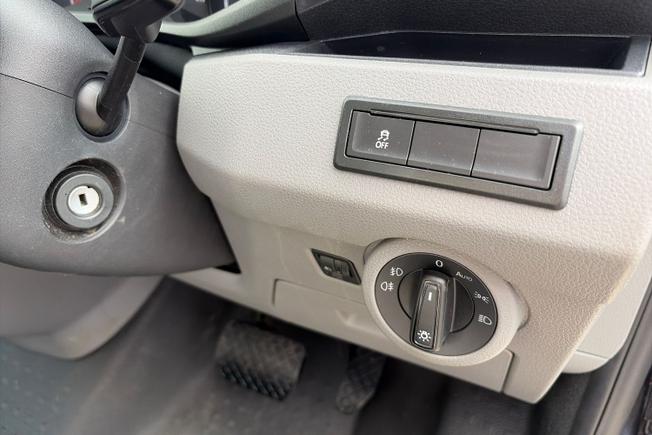 VOLKSWAGEN TRANSPORTER Photo 24