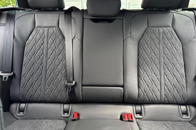 AUDI  Q6 Photo 40