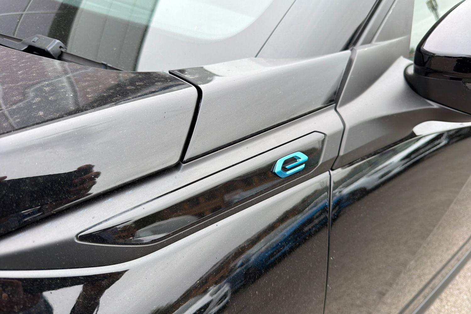 Peugeot E-2008 Photo 37