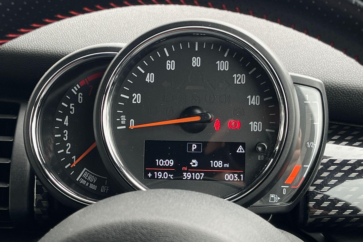 MINI Hatch Photo 12