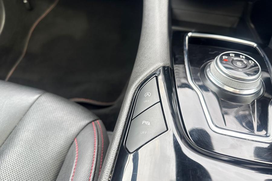 Ford MONDEO Photo autoimg-faedc100ca8048cf2db3e6f3871e5f7af5342a72.jpg